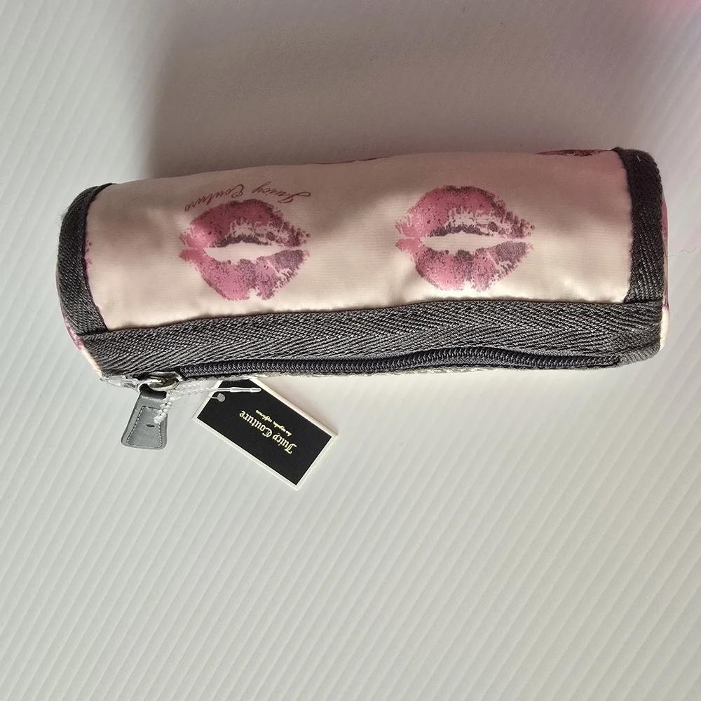 NWT Juicy Couture Pink Lips Women's Small Barrel Cosmetic Bag